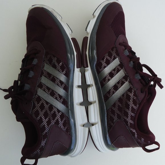 SIZE 7. Adidas Training running sneakers shoes . - Picture 2 of 15